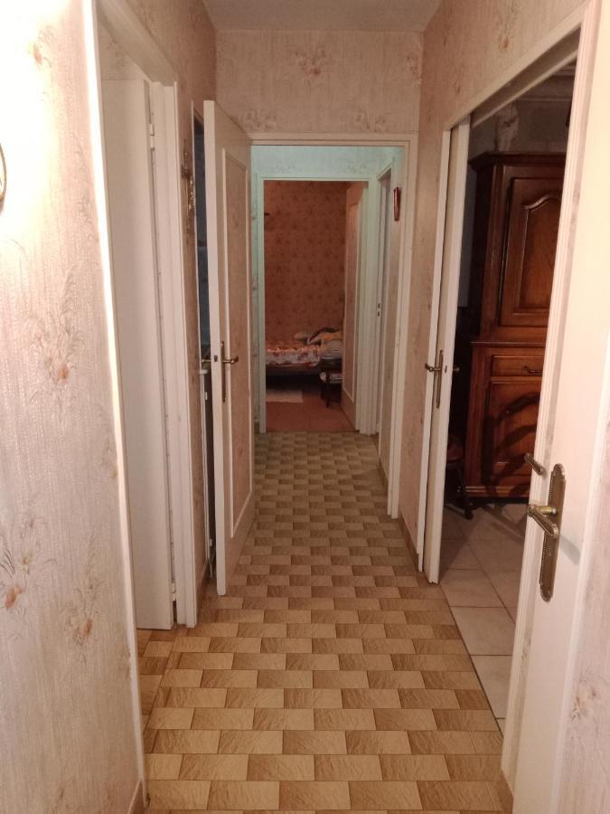 Maison Entiere Avec Parking, Garage Et Jardin Монлюсон Экстерьер фото