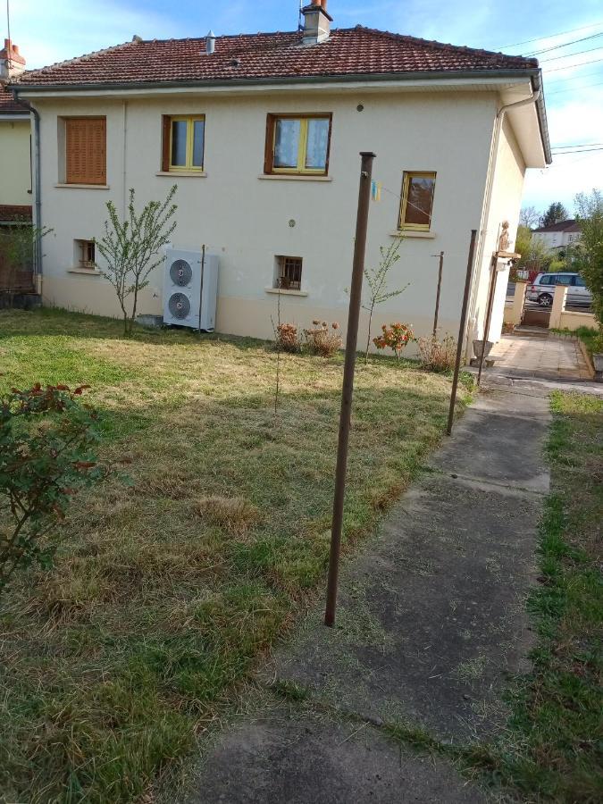 Maison Entiere Avec Parking, Garage Et Jardin Монлюсон Экстерьер фото